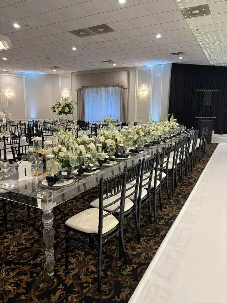 Clear acrylic rectangle table rental in Chicago Naperville Schaumburg IL