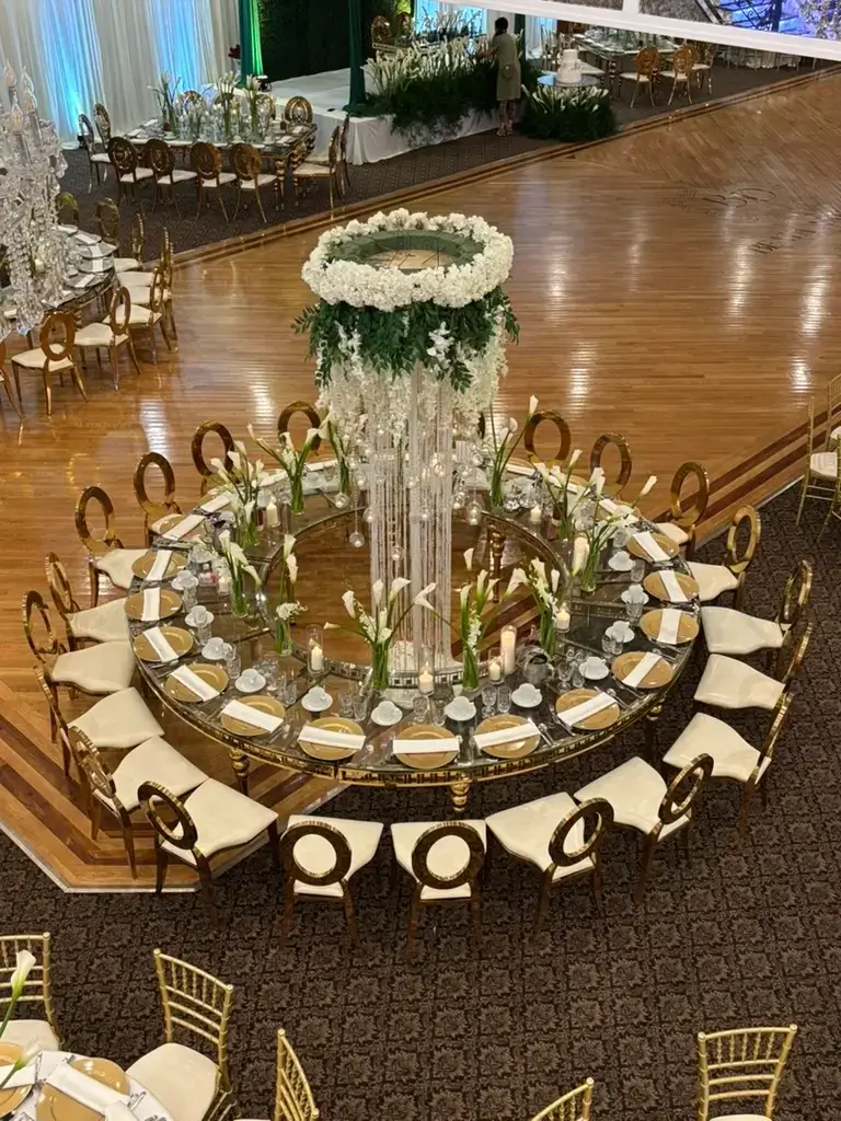 Floral ring centrepiece table decor rental in Chicagoland and Northwest Indiana